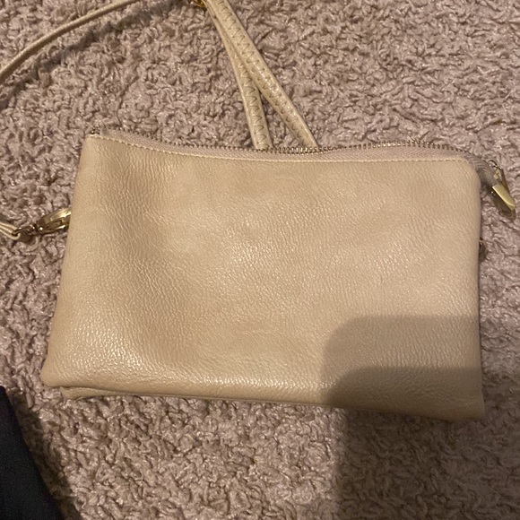 Cross body clutch - Picture 5 of 5